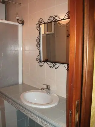 Tek Büyük Yataklı Oda, Ortak Banyo