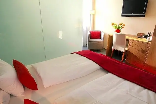 Business Tek Büyük Yataklı Oda