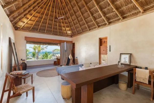 Suite First Floor Ocean Front