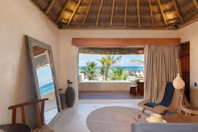 Suite First Floor Ocean Front