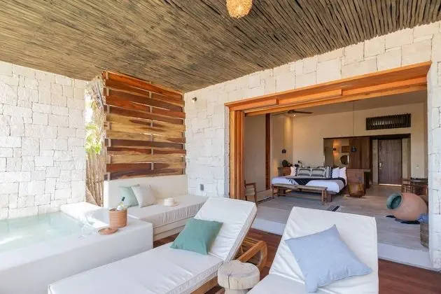 Suite Ground Floor Ocean Front