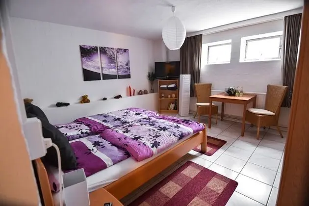 Tek Büyük Yataklı Oda, Ortak Banyo