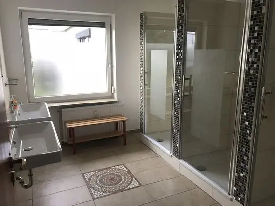 Tek Kişilik Oda, Ortak Banyo