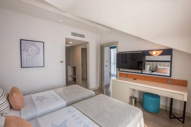 Family Room Sea View Corner