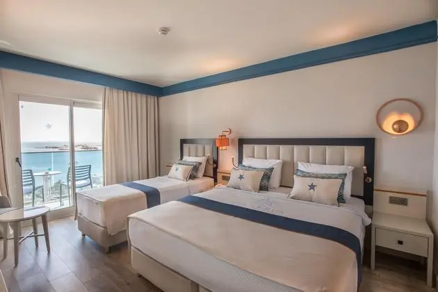 https://images.etstur.com/files/images/hotelImages/TR/212644/l/Maxeria-Blue-Didyma-Oda-301348.jpg