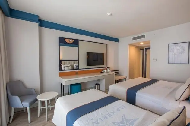 https://images.etstur.com/files/images/hotelImages/TR/212644/l/Maxeria-Blue-Didyma-Oda-301369.jpg
