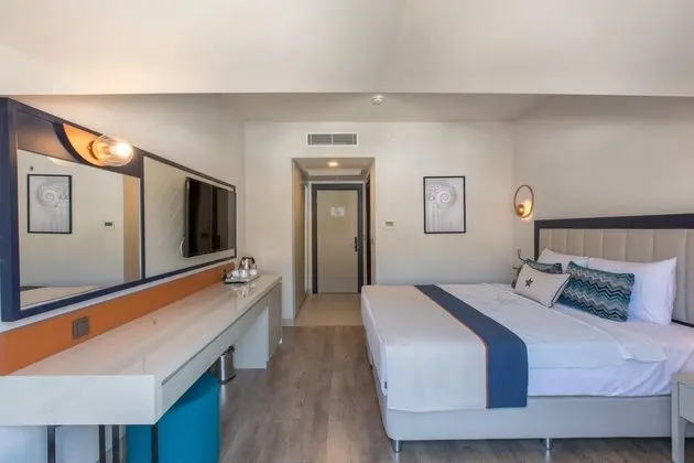 https://images.etstur.com/files/images/hotelImages/TR/212644/l/Maxeria-Blue-Didyma-Oda-301372.jpg