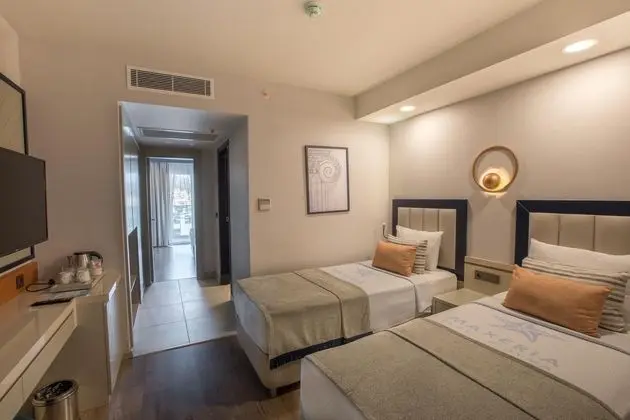 https://images.etstur.com/files/images/hotelImages/TR/212644/l/Maxeria-Blue-Didyma-Oda-305747.jpg