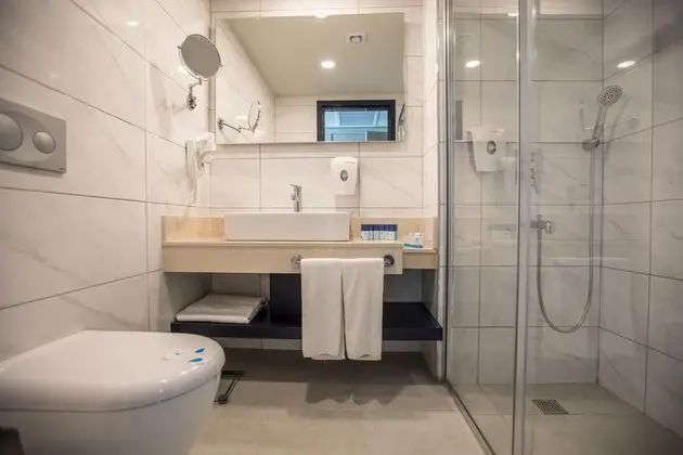 https://images.etstur.com/files/images/hotelImages/TR/212644/l/Maxeria-Blue-Didyma-Oda-305750.jpg