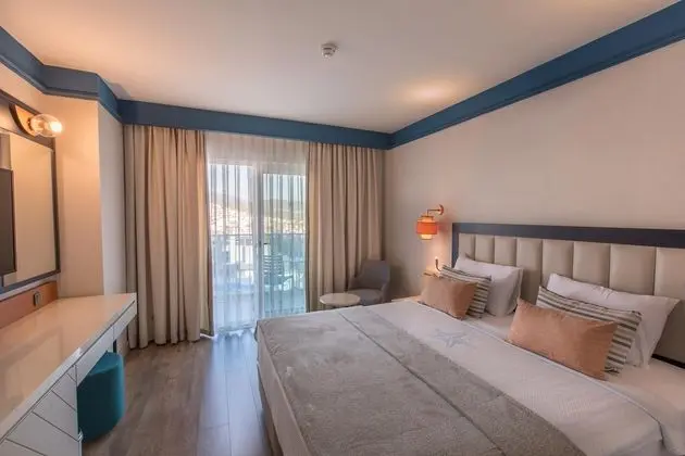 https://images.etstur.com/files/images/hotelImages/TR/212644/l/Maxeria-Blue-Didyma-Oda-305751.jpg