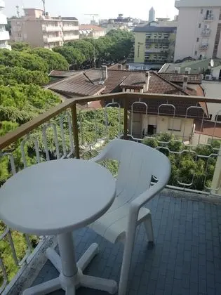 Üç Kişilik Oda, Balkon