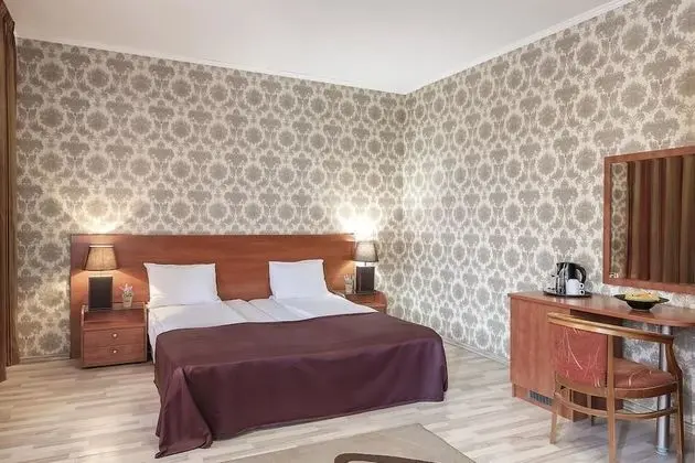 Standard Tek Büyük Yataklı Oda