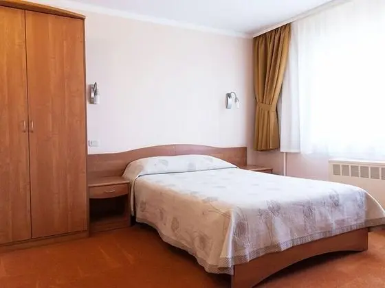 Standard Tek Büyük Yataklı Oda