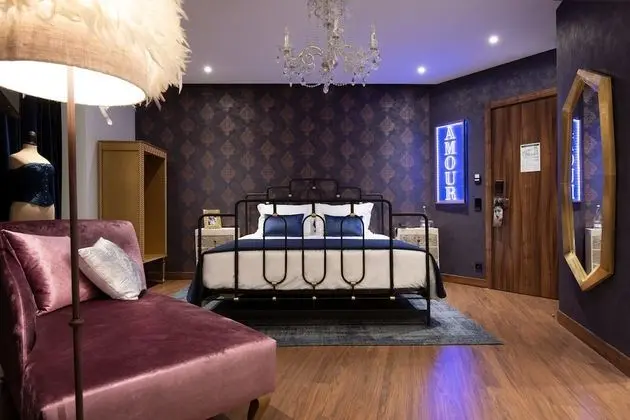 Burlesque Room