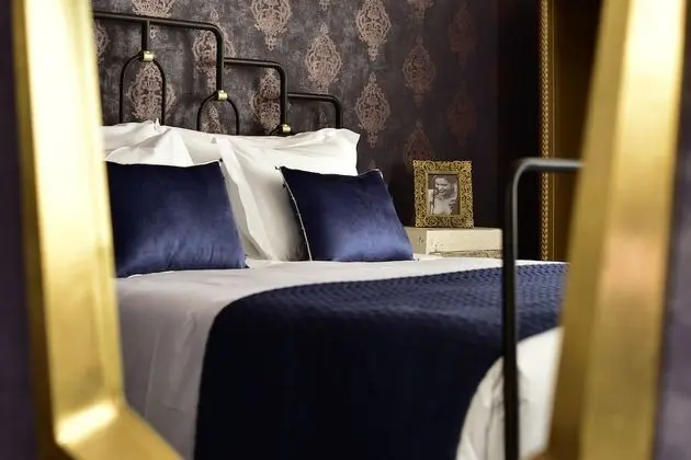 Burlesque Room