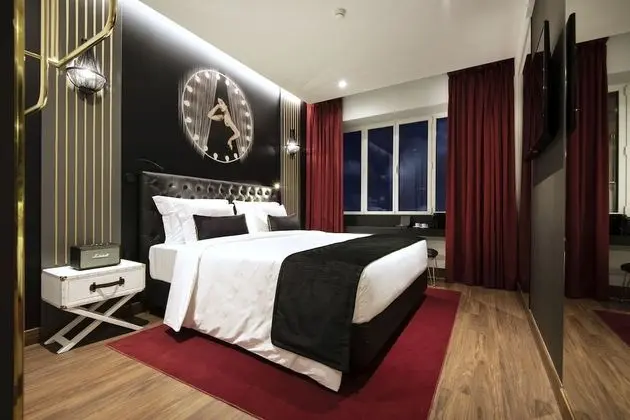 Deluxe Tek Büyük Yataklı Oda