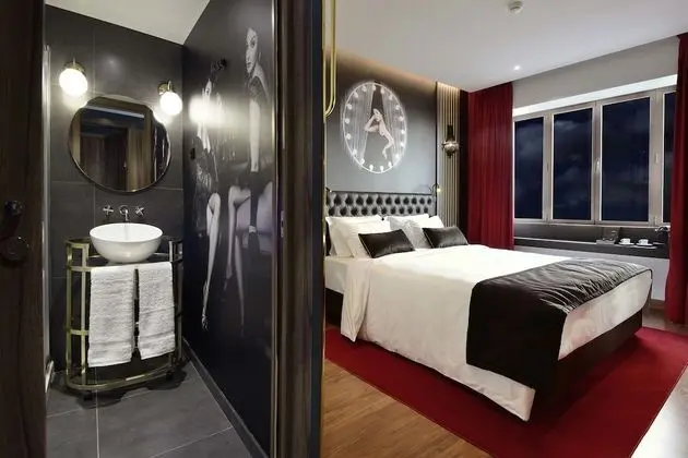 Deluxe Tek Büyük Yataklı Oda