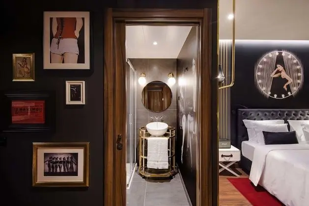 Deluxe Tek Büyük Yataklı Oda