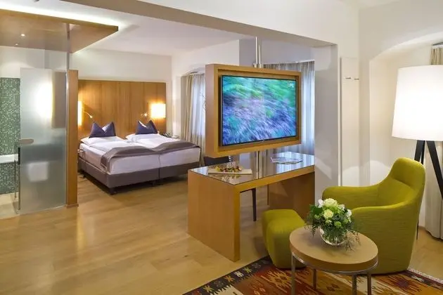 Suite Maximilian with 2 Bathrooms