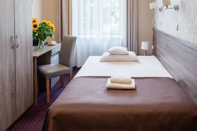 Standard Tek Büyük Yataklı Oda