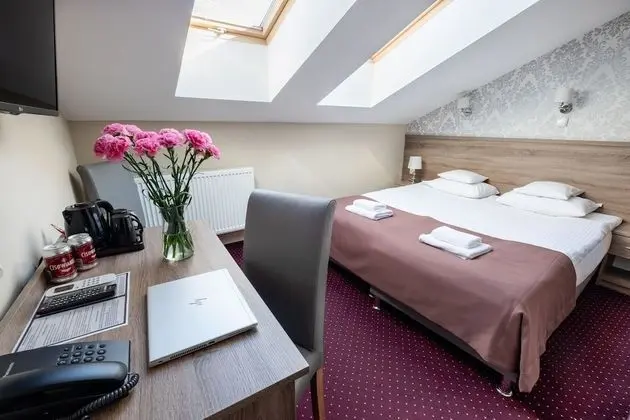 Standard Tek Büyük Yataklı Oda