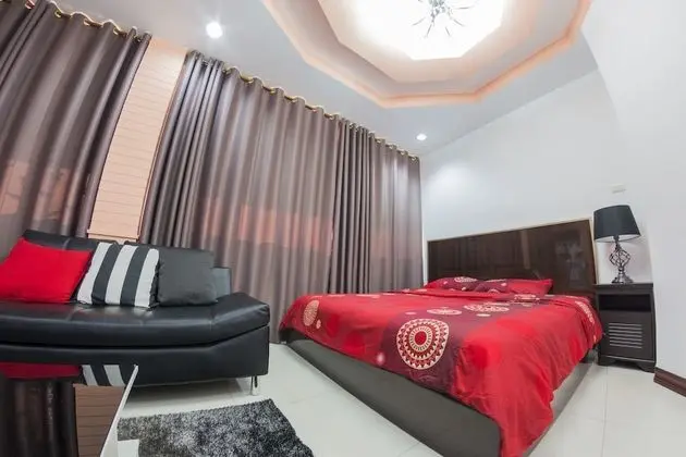 Deluxe Room 1