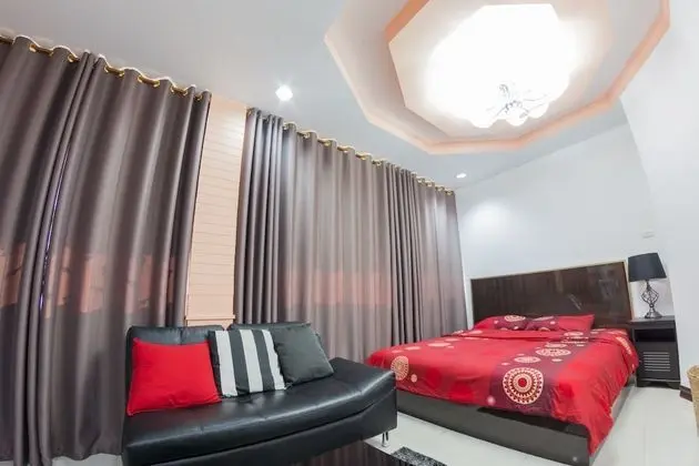 Deluxe Room 1