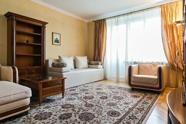 Deluxe Apart Daire, Sigara İçilmez