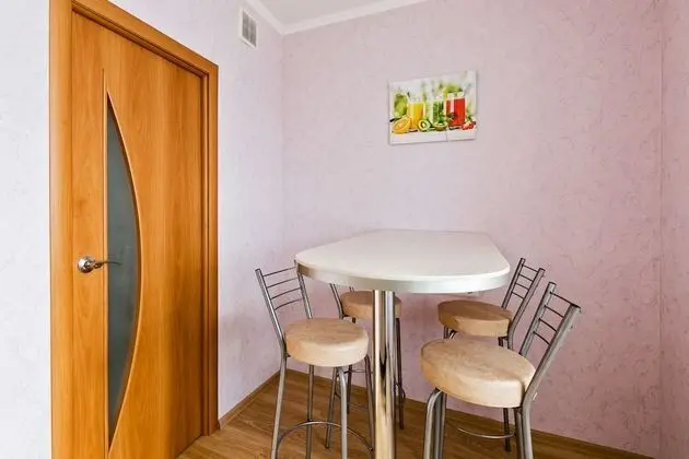 Odada yemek servisi