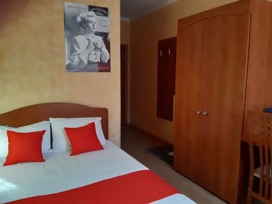 Comfort Tek Büyük Yataklı Oda