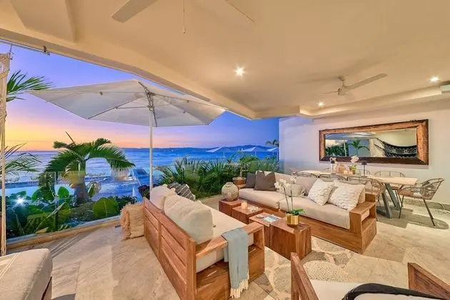 Casa Noche