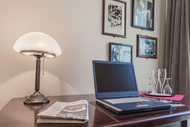 Business Tek Büyük Yataklı Oda