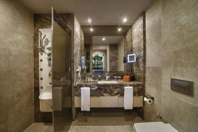 Teras Laguna Aile Suite, Havuz Manzaralı, Teraslı