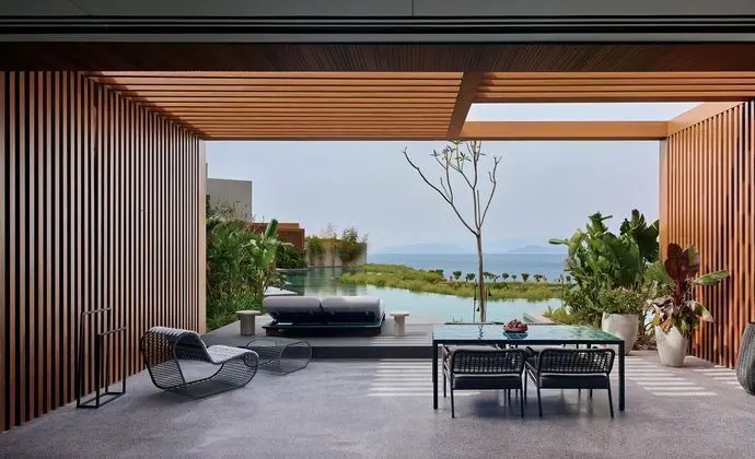 Maxx Lagoon Studio