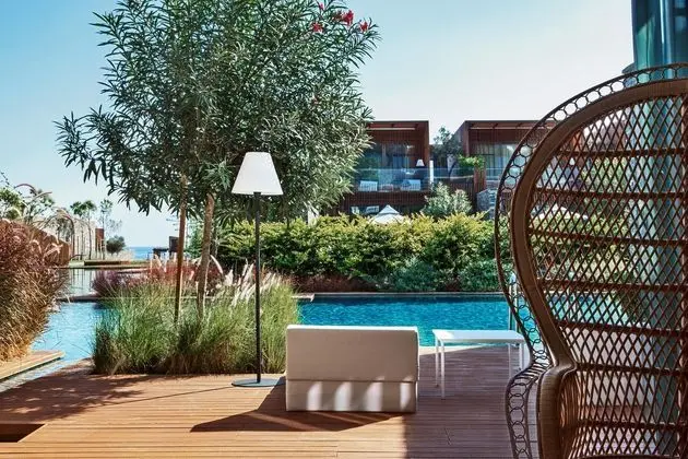 https://images.etstur.com/files/images/hotelImages/TR/51539/l/Maxx-Royal-Kemer-Resort-Oda-322563.jpg