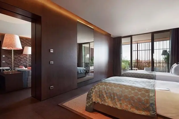 https://images.etstur.com/files/images/hotelImages/TR/51539/l/Maxx-Royal-Kemer-Resort-Oda-370290.jpg