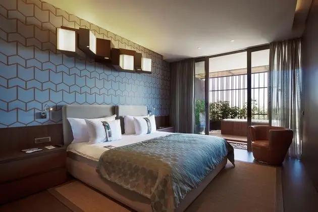 https://images.etstur.com/files/images/hotelImages/TR/51539/l/Maxx-Royal-Kemer-Resort-Oda-370291.jpg