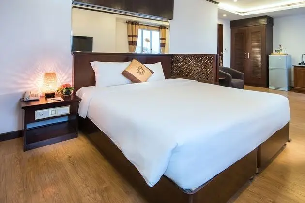 Deluxe Tek Büyük Yataklı Oda, Göl Manzaralı