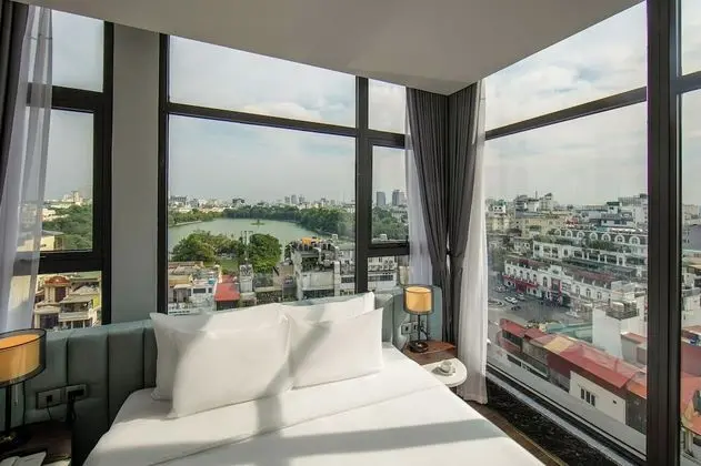 Deluxe Tek Büyük Yataklı Oda, Göl Manzaralı
