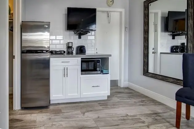 Efficiency Queen Suite