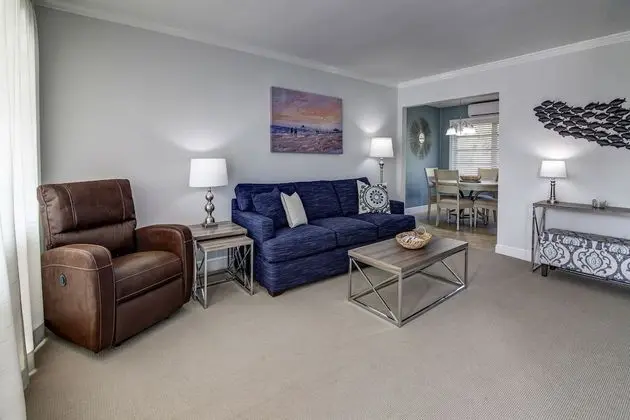 One Bedroom King Suite