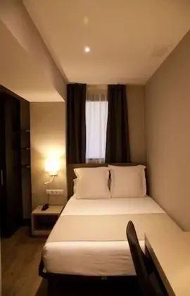 Economy Tek Büyük Yataklı Oda