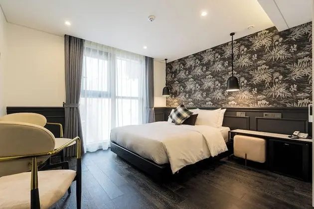 Premium Tek Büyük Yataklı Oda