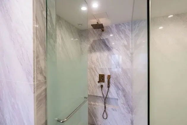 Premium Tek Büyük Yataklı Oda