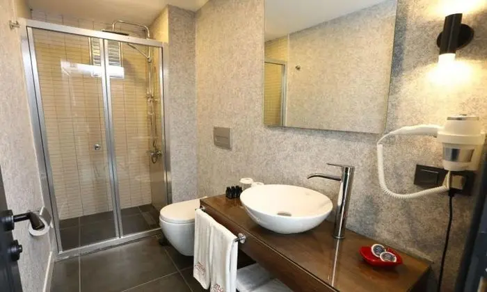 Deluxe Land View Room