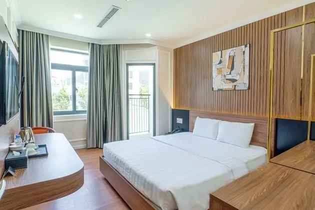 Deluxe Tek Büyük Yataklı Oda, Balkon