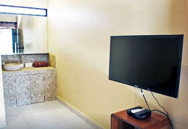 Comfort Bungalow with Queen Bed and Garden View
