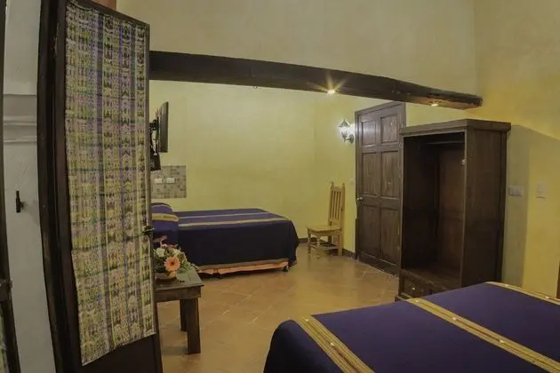 Traditional Üç Kişilik Oda