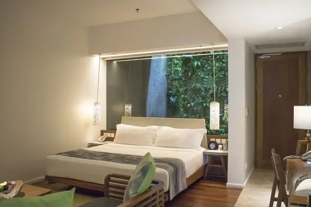 Heavenly Pool Suite King