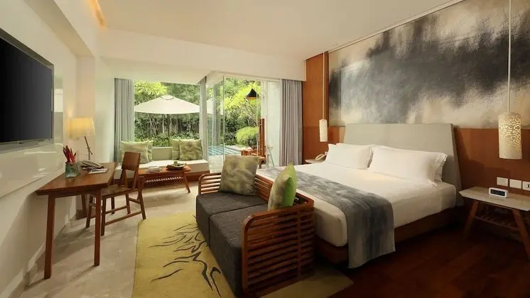 Wonderful Pool Access - 1 King Bed